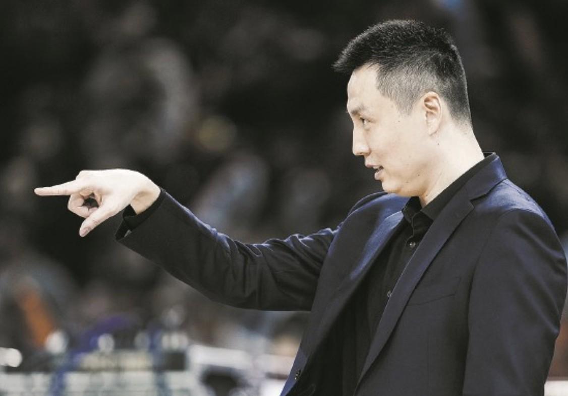 记者：费内巴切仍在和曼城谈阿克转会费，预计700万+150万镑